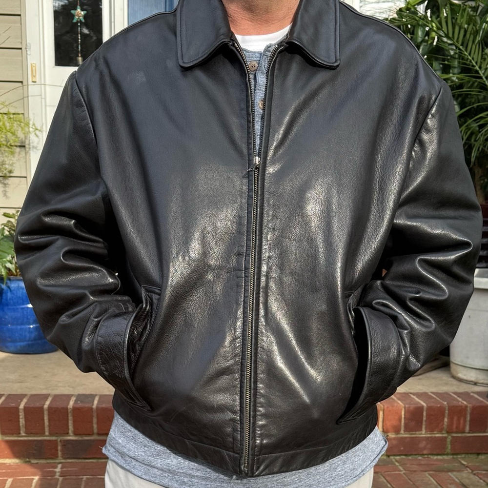 End of season sale- Men’s XL Black Leather Banana Republic bomber jacket